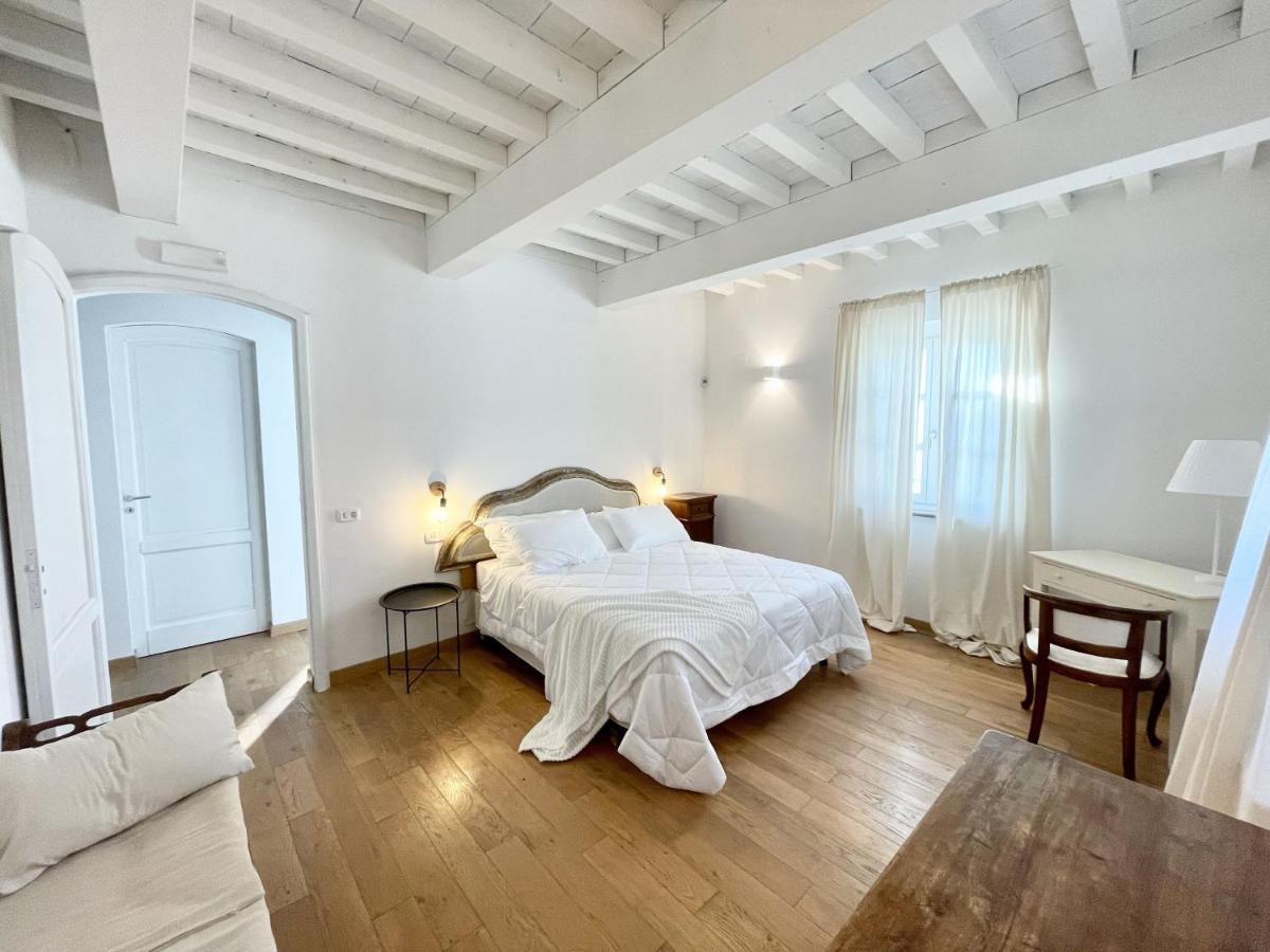 Queen Room with Garden View