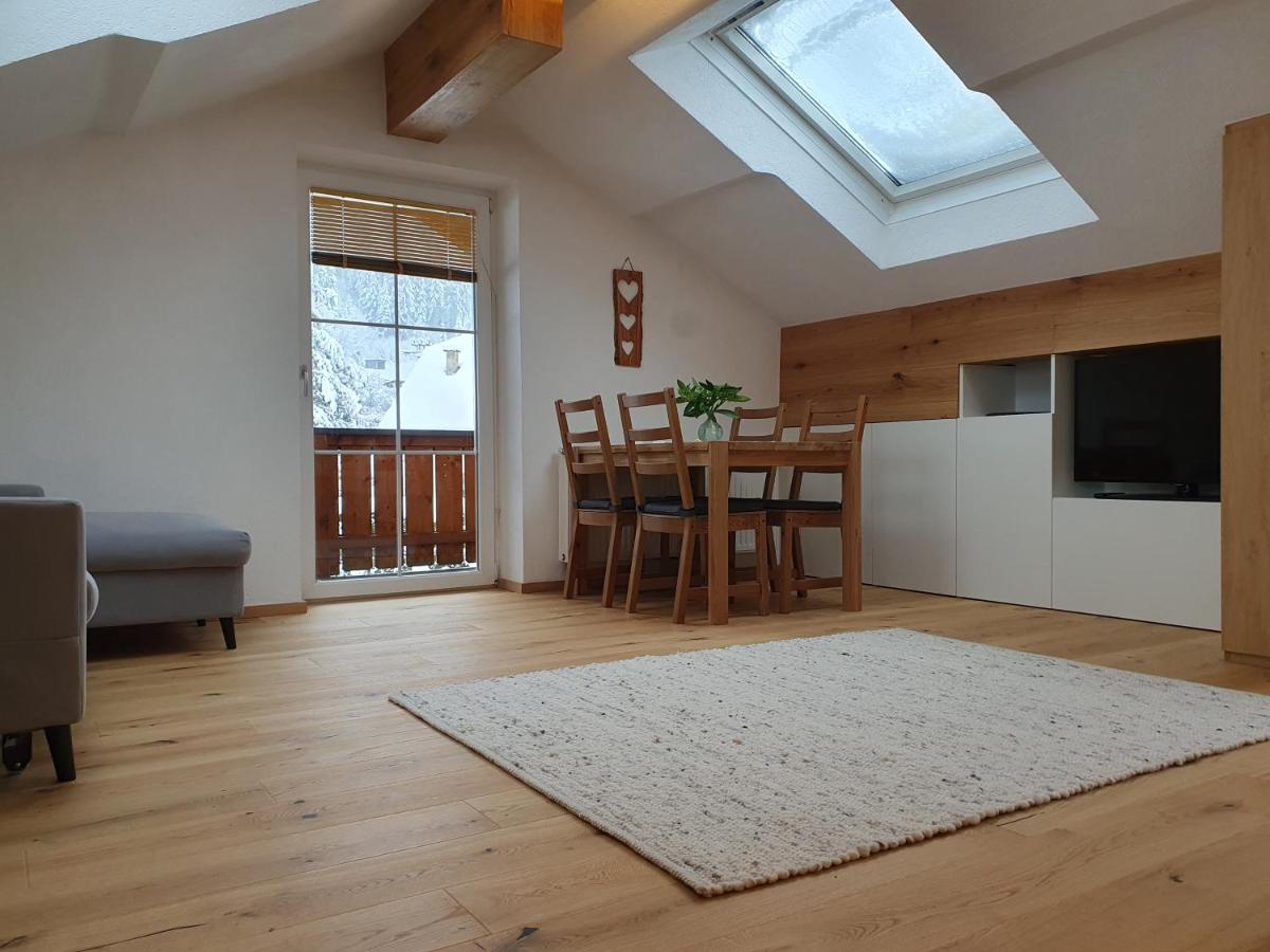 Studio mit Balkon