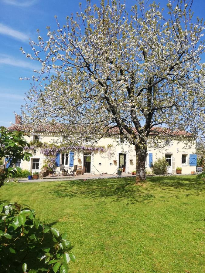 Papillons B&B - beauty, comfort and peace 25 mins from Puy du Fou - B&B