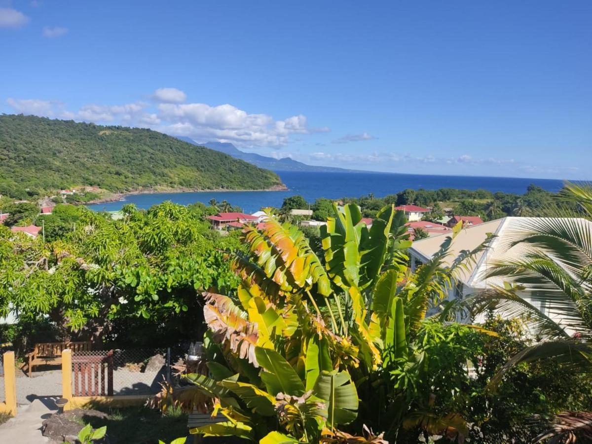 Cottages Les 3 Rochers - Vue sur mer - Bed and Breakfast Petites Anses