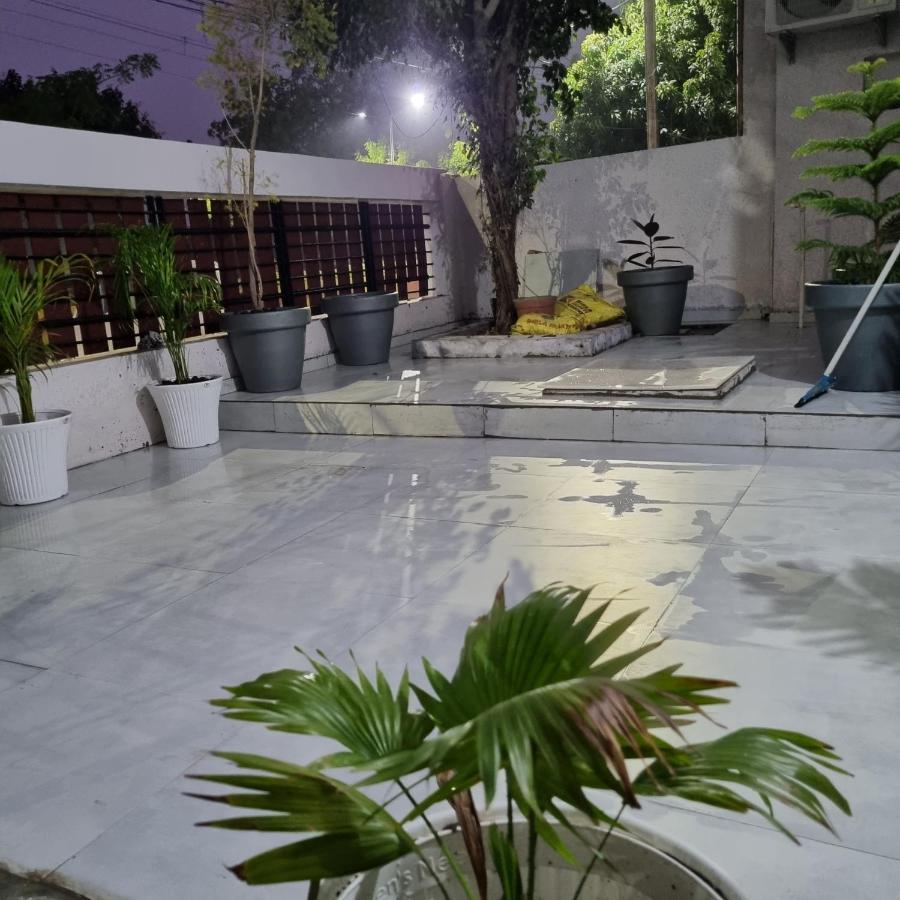 Leela Homestay Indore - Tulip - 2 BHK Luxury apartment - Ferienwohnung