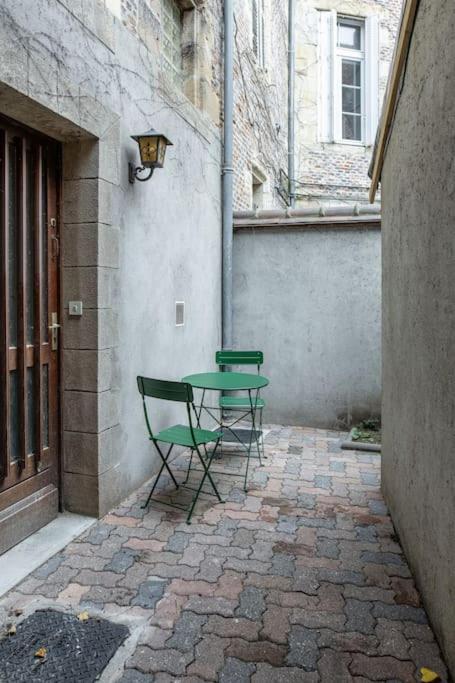 Duplex avec patio - Quartier historique - Ferienwohnung Moulins