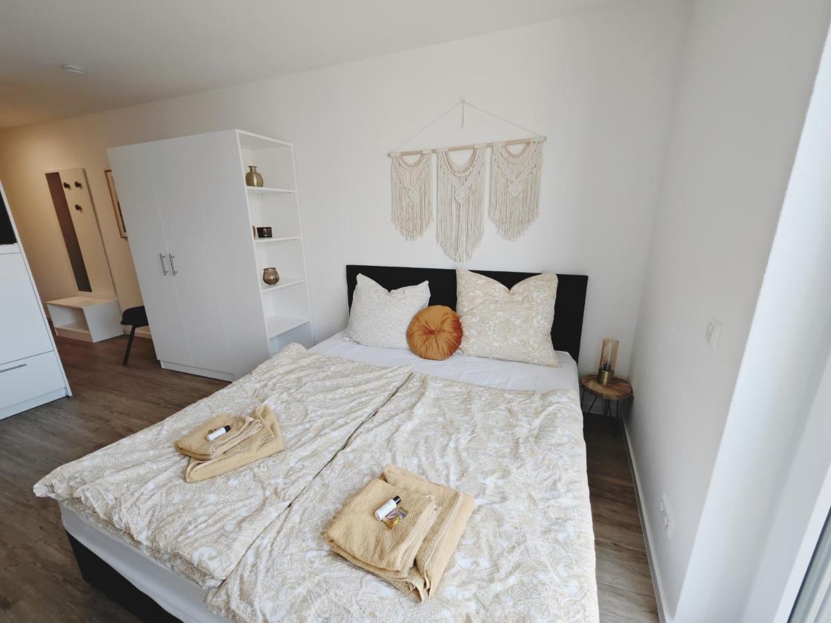 B&B Metzingen - CASA GOLD-Zentral-Outlet-Aufzug-Stylisch-Unique - Bed and Breakfast Metzingen