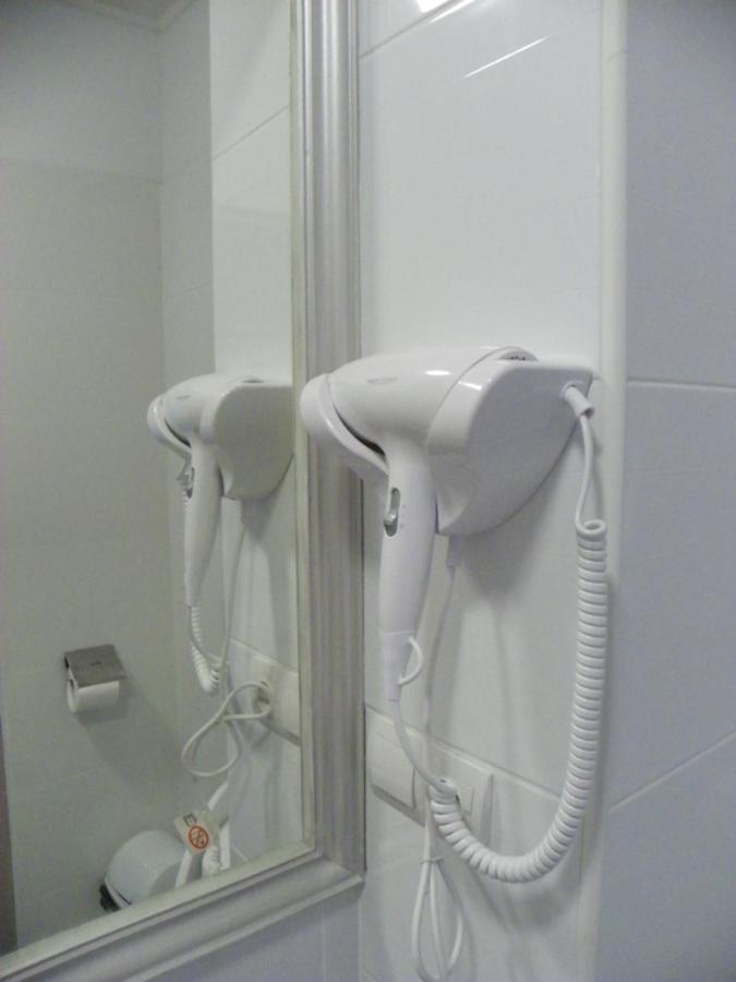 Zweibettzimmer mit Balkon