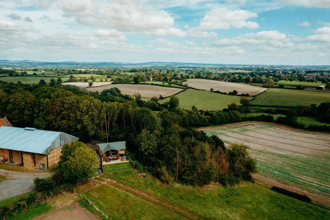 Fibden Farm Glamping - Luxury Safari Lodge - Chambres d’hôtes