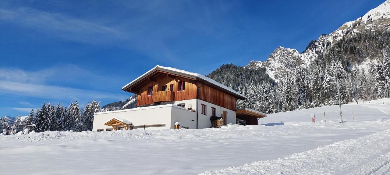 B&B Wald am Arlberg - Haus Adrian - Bed and Breakfast Wald am Arlberg