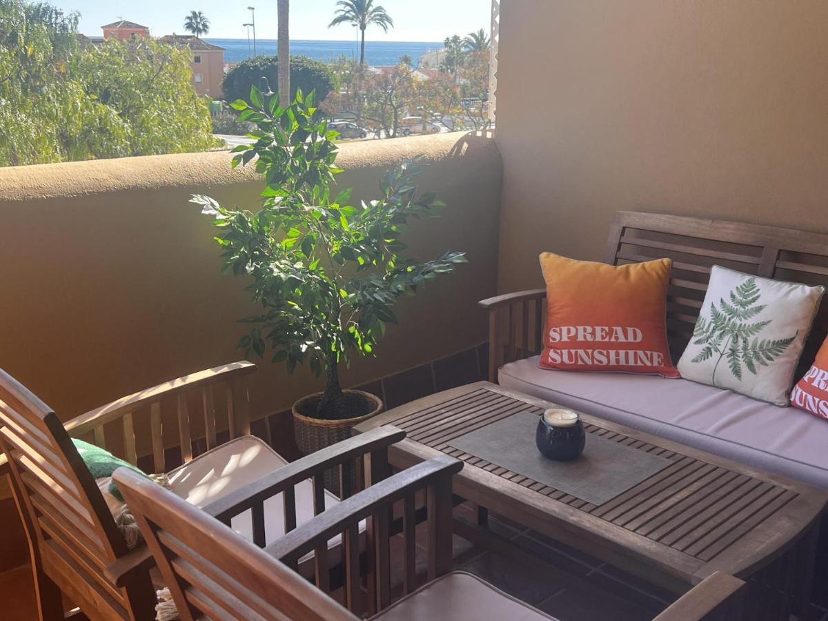 La Cala 2Bed Apt with Sea View and Pool - B&B