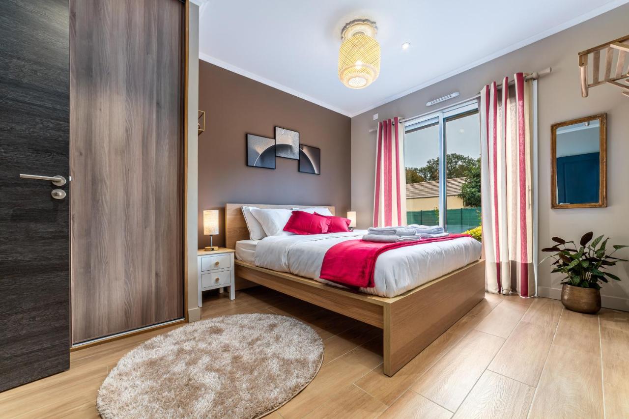 Queen Room with Garden View