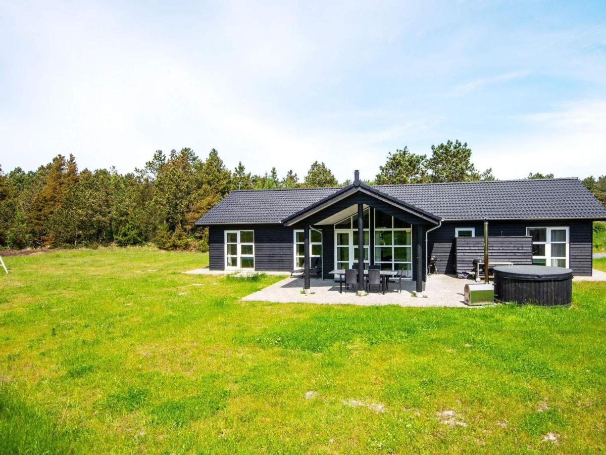 B&B Rømø Kirkeby - 12 person holiday home in R m - Bed and Breakfast Rømø Kirkeby