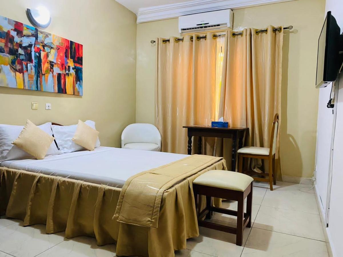 B&B Cotonou - Acropole Hotel - Bed and Breakfast Cotonou