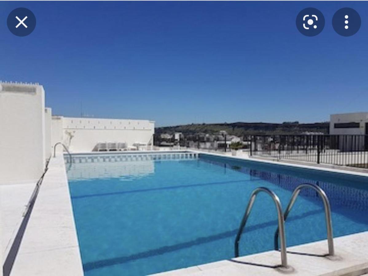 Sol e Piscina na Caparica - By Caparica Villas - B&B Costa da Caparica