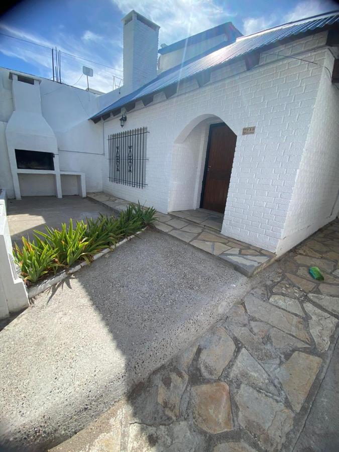CASA "SONNIA" pleno centro, 200 mts de la peatonal y 300 mts del mar - Ferienwohnung Las Grutas