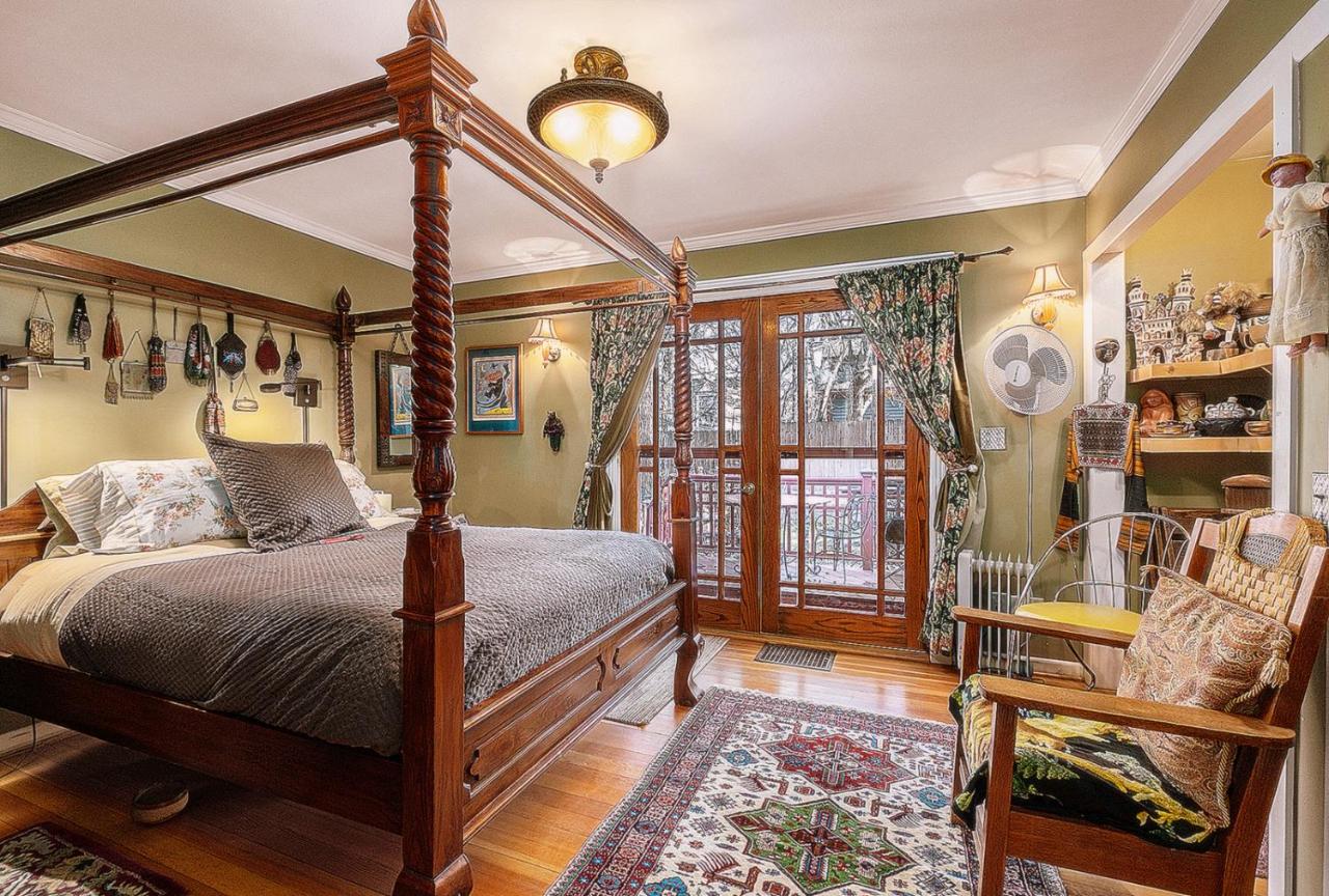 Queen Room with Garden View