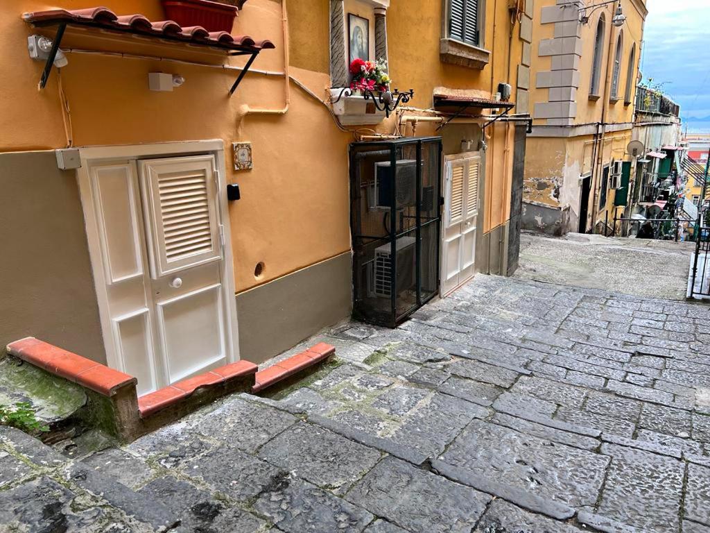 Pied à terre - Napoli centro - Chiaia "Vetriera Inn" - B&B