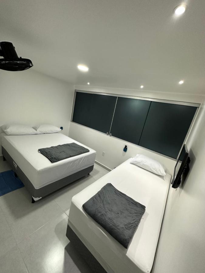 B&B Caruaru - Quarto privativo com banheiro compartilhado em Pousada recém construída,a 500mts do pátio do forró - Bed and Breakfast Caruaru