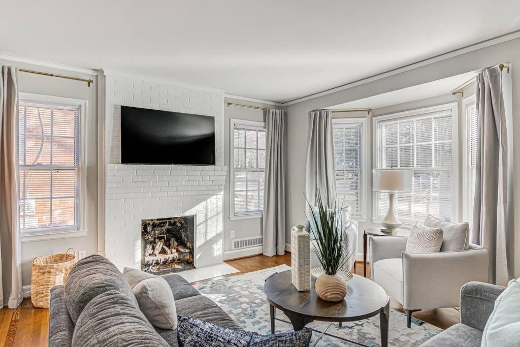 Highly desired Lindley Park home in Greensboro - B&B Greensboro