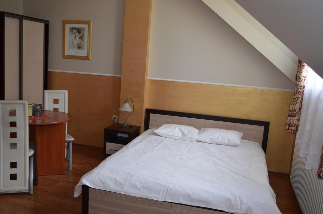 Triple Room with Bathroom