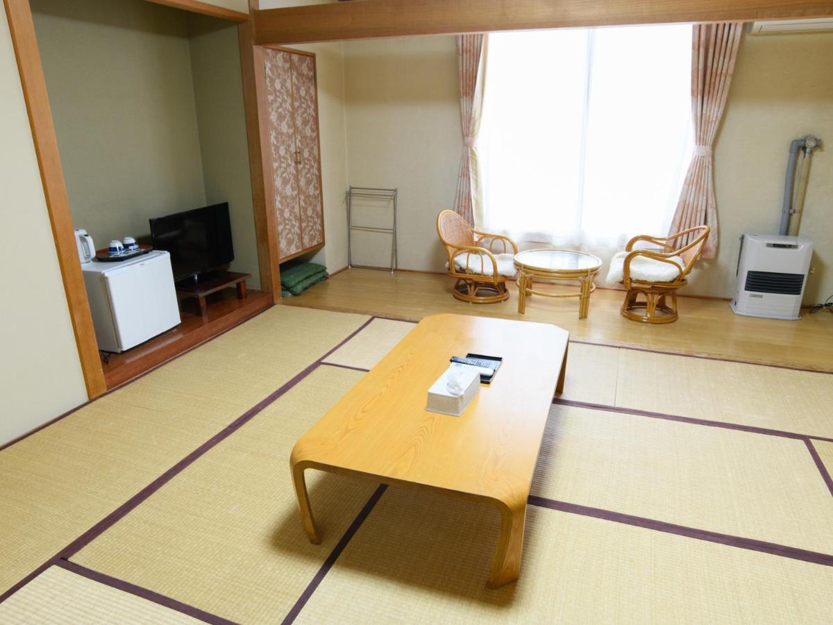 Japanese-Style Room - Electric Cigarettes Only