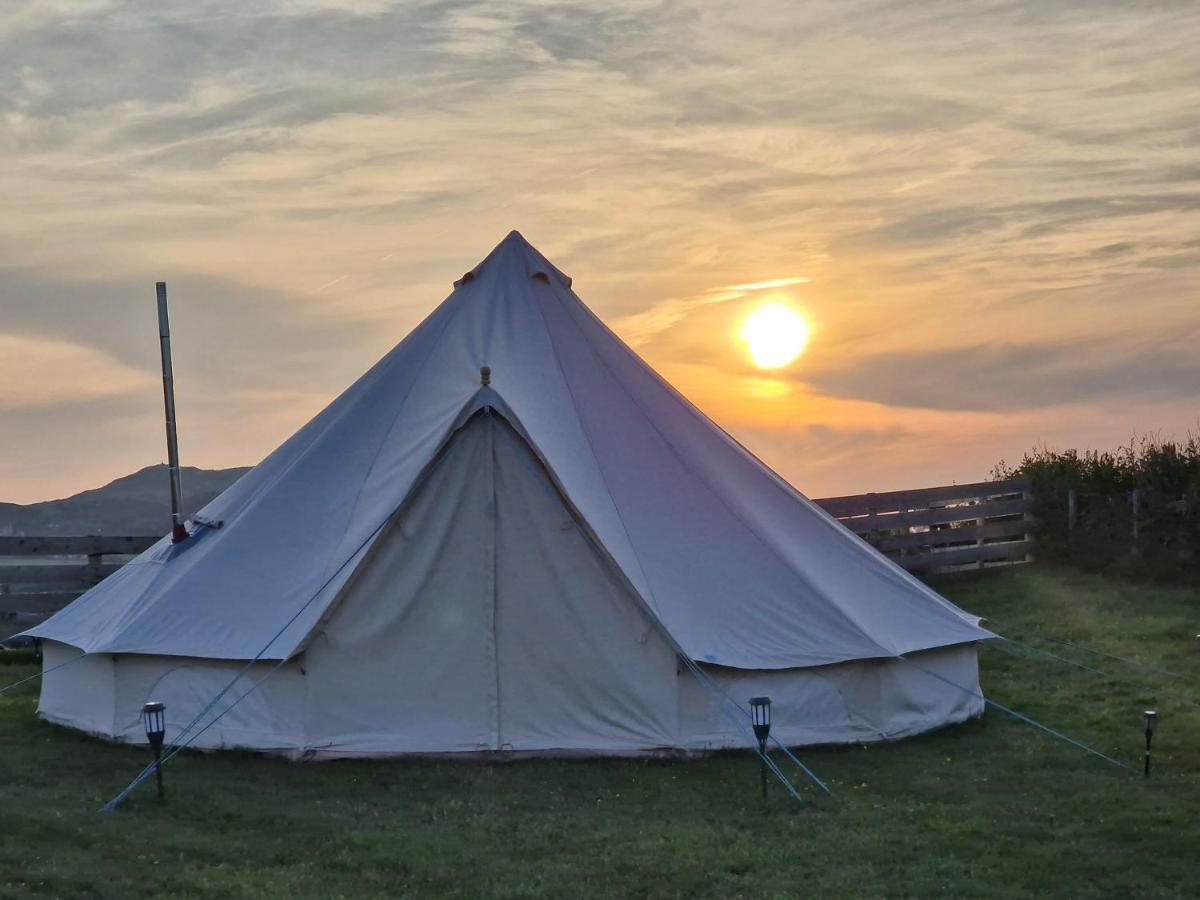 B&B Holyhead - Beautiful 1-Bed bell tent in Holyhead - Bed and Breakfast Holyhead