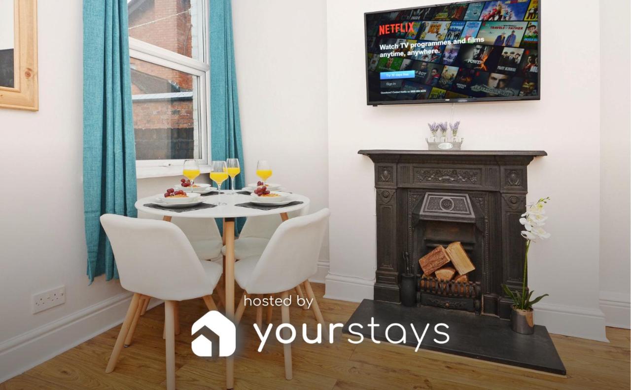 B&B Stoke-on-Trent - Venture House by YourStays - Bed and Breakfast Stoke-on-Trent