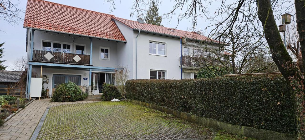 Bei Fürstenfeldbruck Landsberg Ferienwohnung in Moorenweis OT Dünzelbach Beim Binegger - B&B