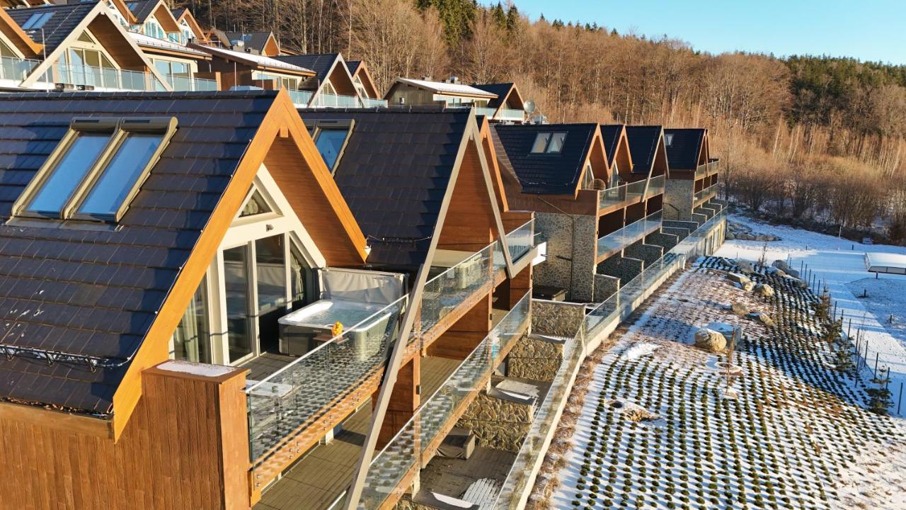 Kras-Resort Apartament 301 i 303 z widokiem na góry, prywatnym jacuzzi na tarasie i sauną - B&B