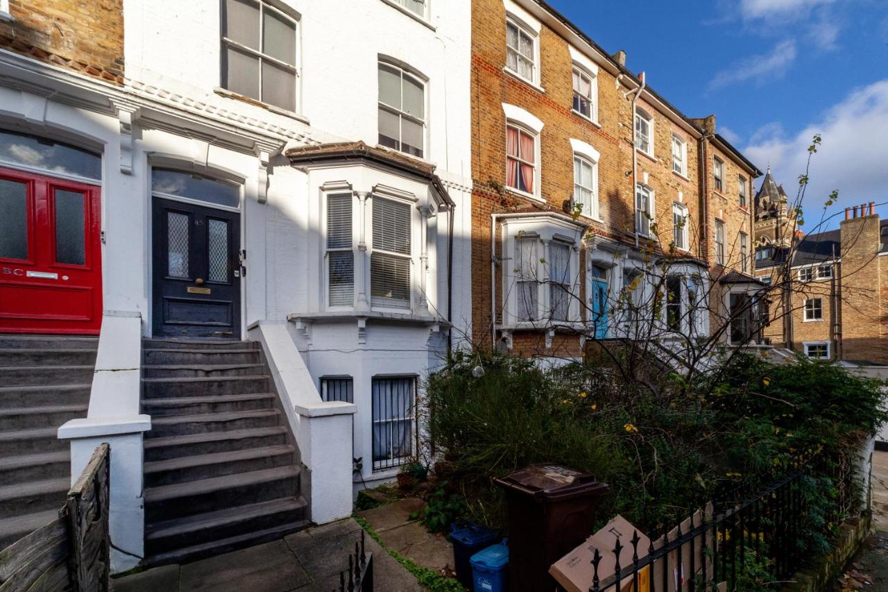 Arte Stays - 2 Bed Luxurious Flat, Garden, 5min Dalston st., Parking Available, Serviced Accommodation - up to 5 ppl - B&B