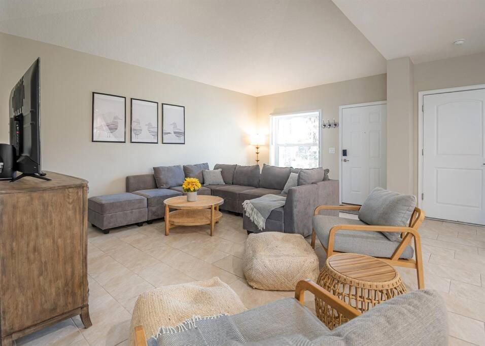 6 Bdrms - OCEAN VIEWS! - Beach Bliss - B&B