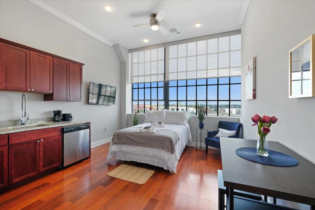 Luxury Studio Near Center City - B&B
