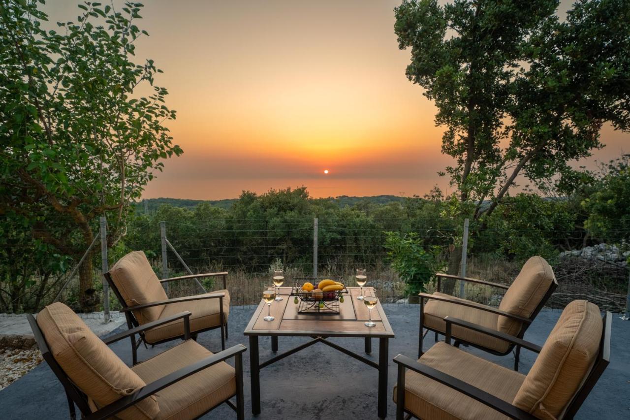 Villa Marilou - B&B Karyá