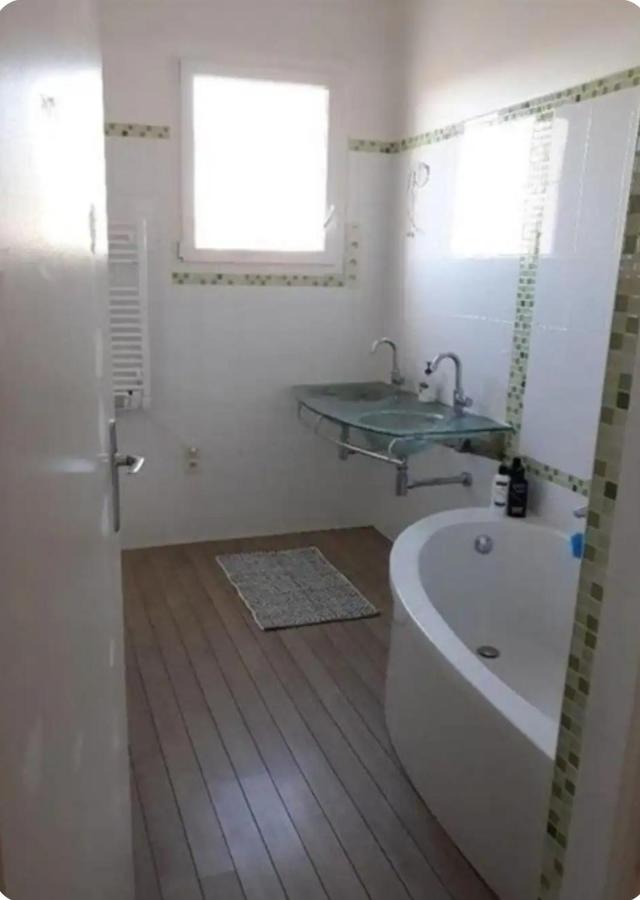 Deluxe Room (2 Adults + 1 Child)