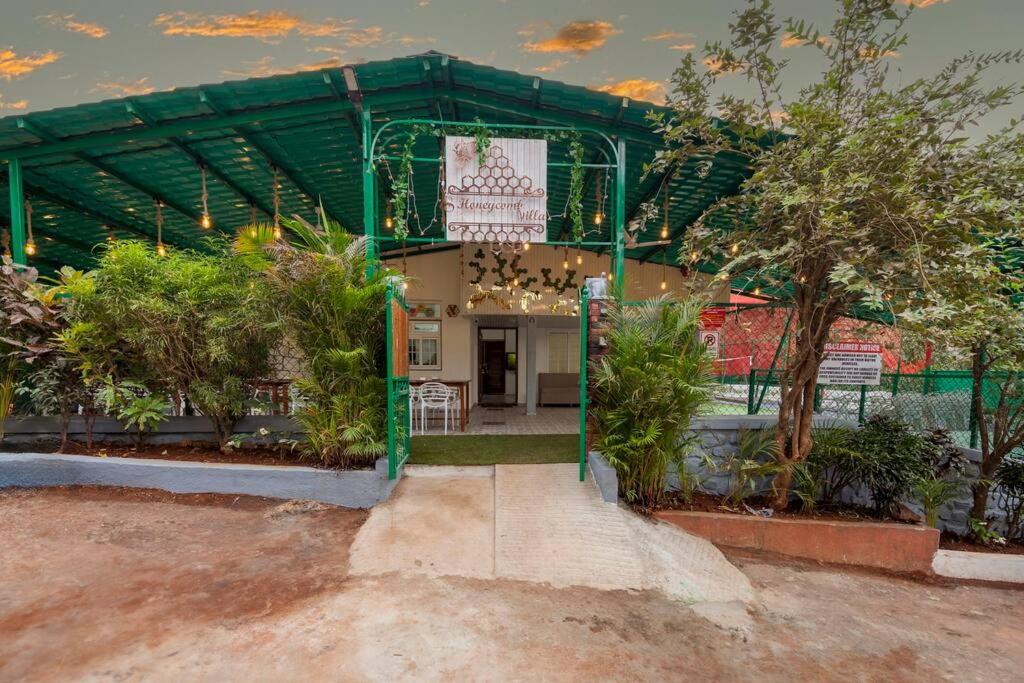 Stayscape Honeycomb 3BHK Lonavala - B&B