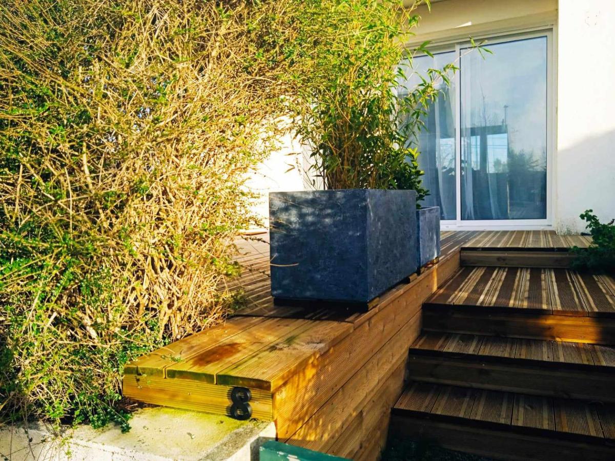 Superbe T3 terrasse et jardin centre bourg - Bed and Breakfast