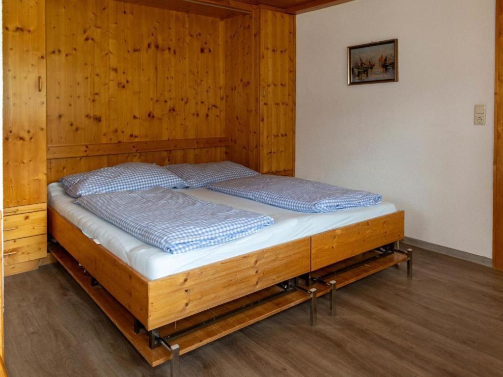 One-Bedroom Apartment with Shower
