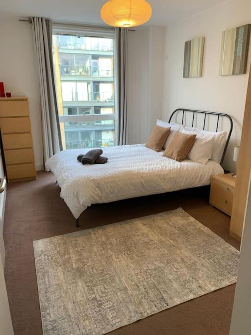 Cosy 2 bed, 2 Bath Apt, London, Free Parking - B&B Londres