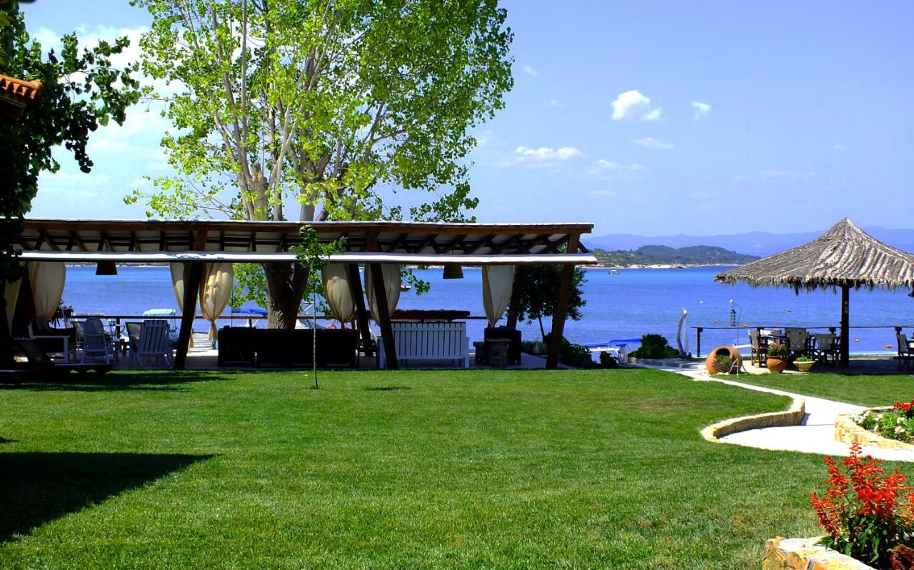 Christaras Apartments - B&B Vourvourou