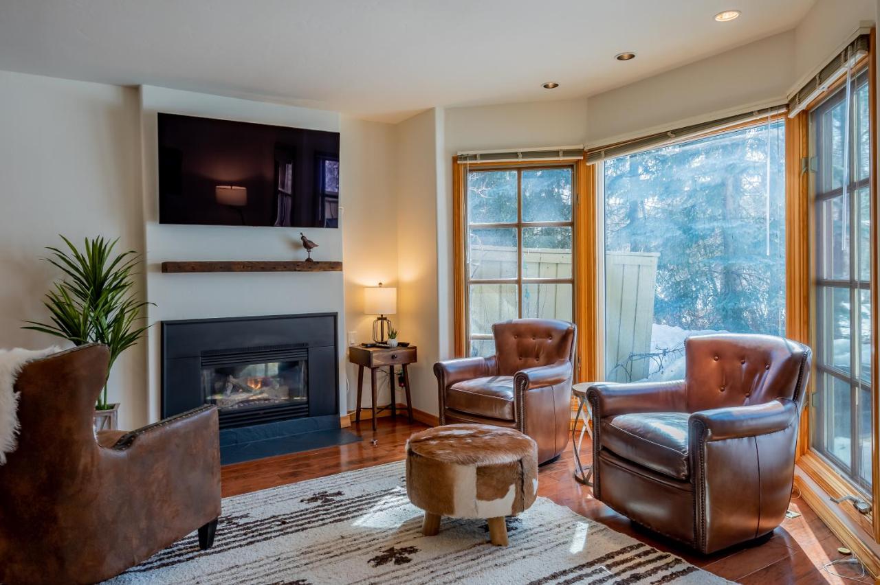 B&B Ketchum - Andora Villa Condo 119 - Relax on Trail Creek and Walk to Downtown - Bed and Breakfast Ketchum