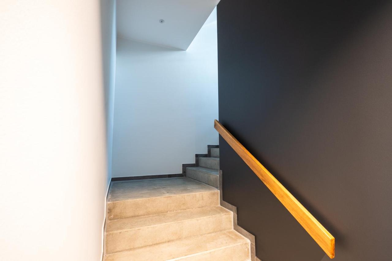 R64 Premium Apartments - Bed and Breakfast