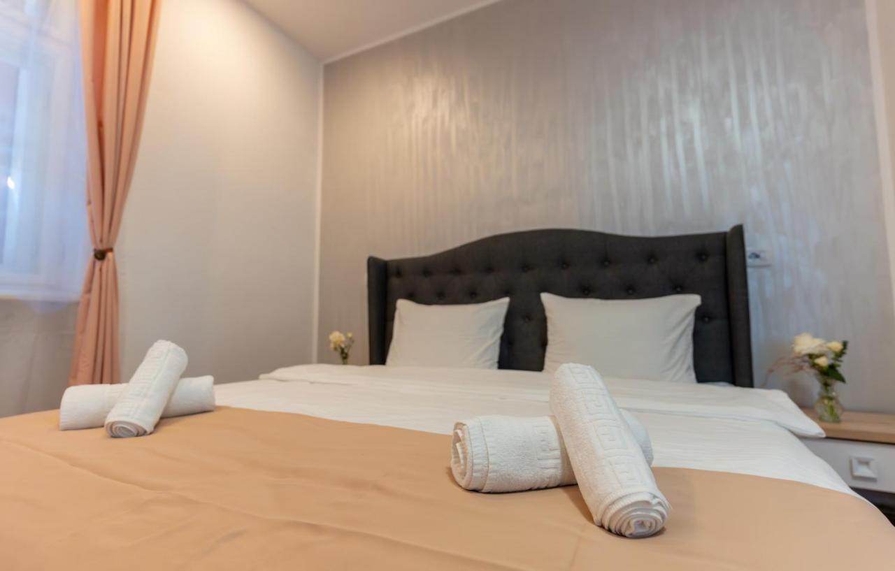 The Muse - Kronstadt Central Suites - B&B Braşov