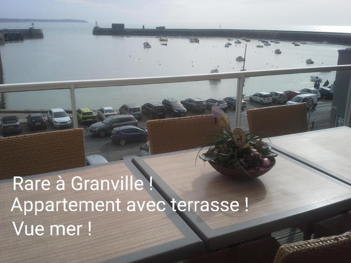 B&B Granville - Rare à Granville! Appartement avec terrasse! Vue mer! - Bed and Breakfast Granville