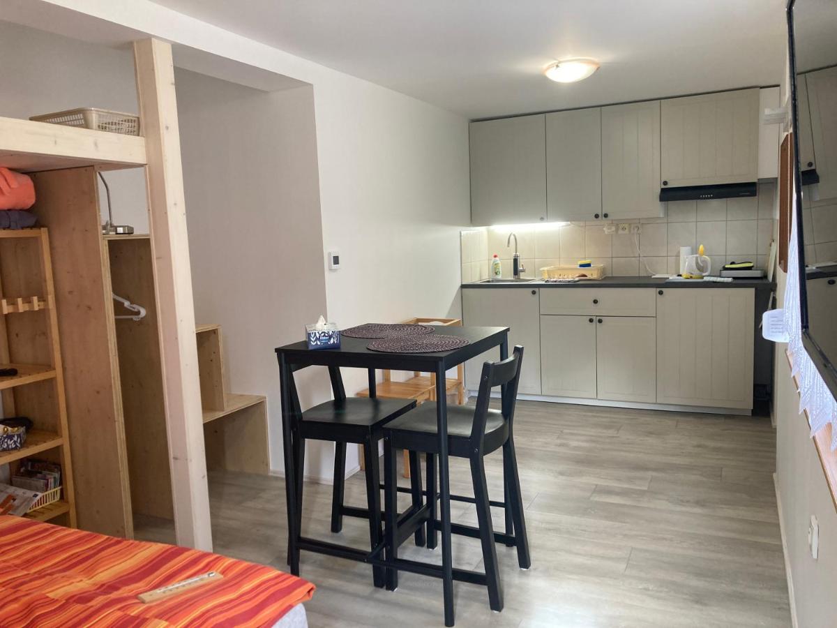 Tweepersoonskamer met 1 of 2 Bedden en Eigen Badkamer