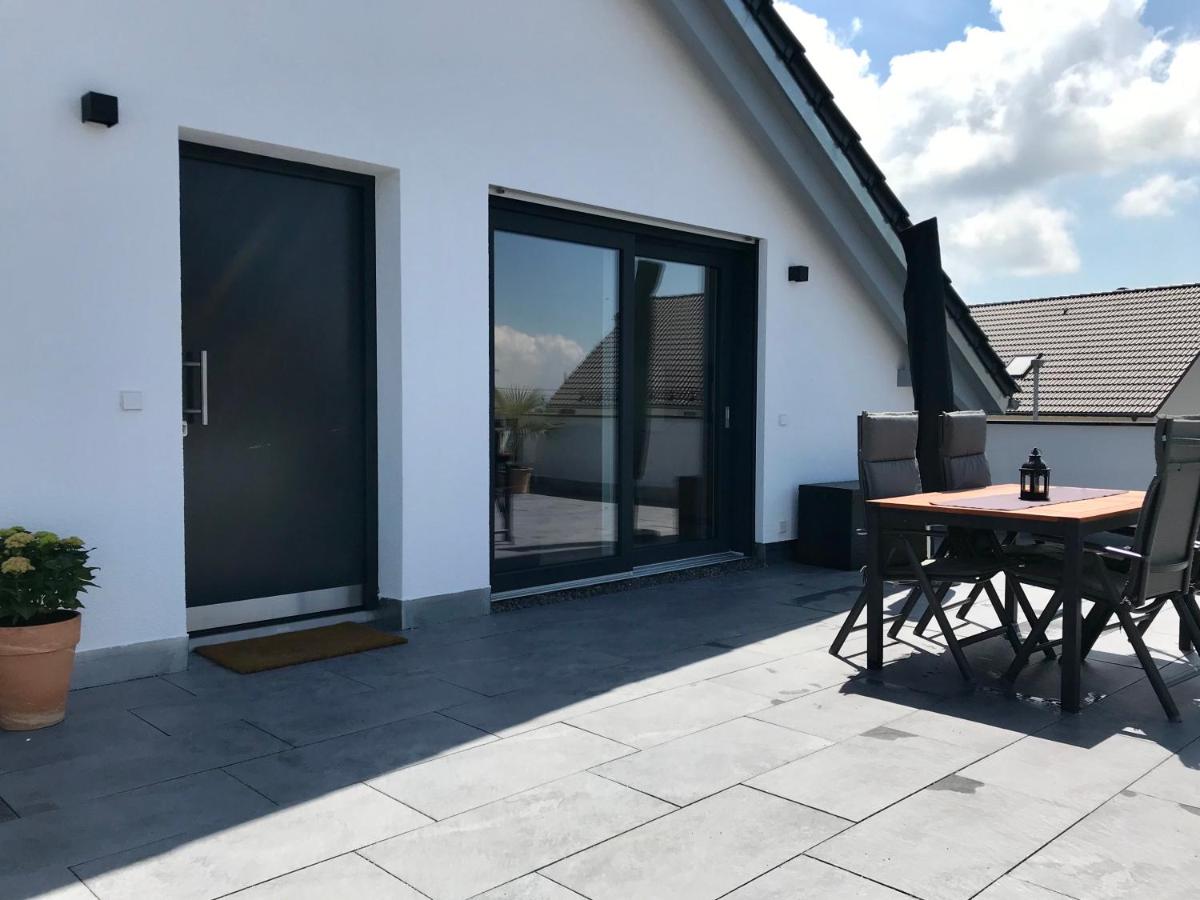 FERIENWOHNUNG SEEBRISE mit sonniger Dachterrasse - Bed and Breakfast
