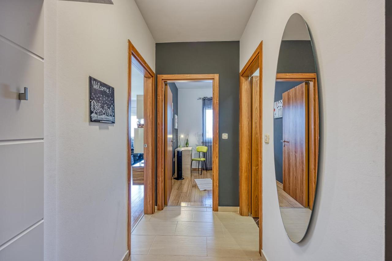 Apartment Dea - Three Bedroom Apartment - B&B Pola