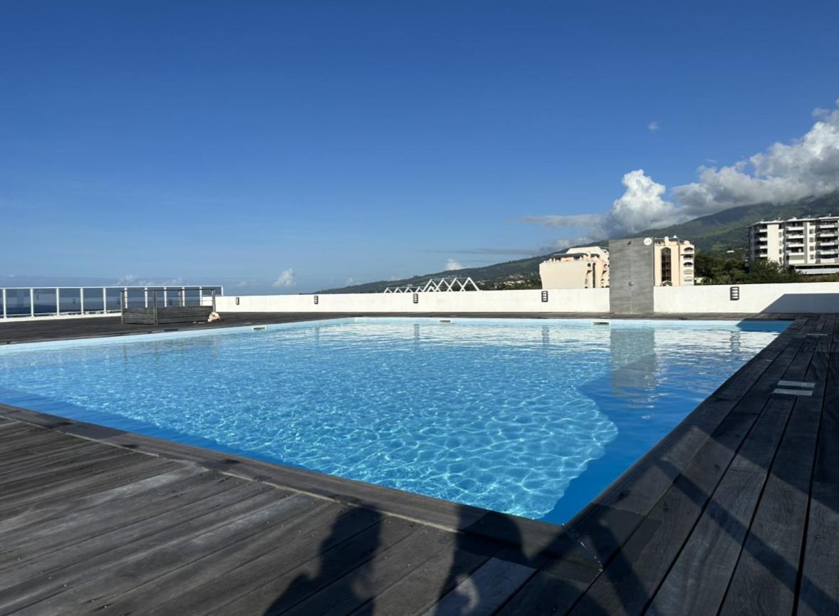 Premium suite proche aéroport, Wifi, Piscine, Parking - Chambres d'hôtes Faaa