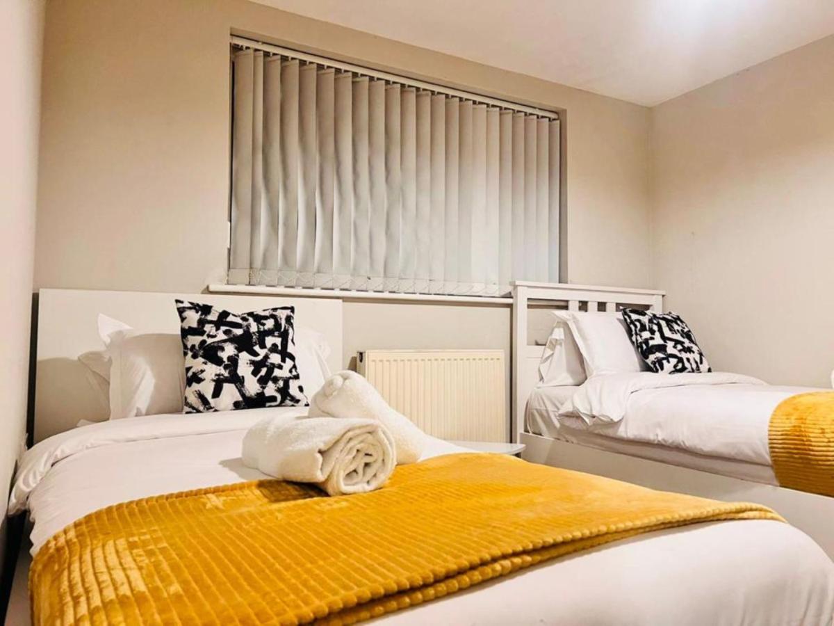 B&B Cambridge - Exquisite 2 bedroom, Sleeps 4, Wifi LONG STAY WORK LEISURE CONTRACTOR - Lolite Apartment - Bed and Breakfast Cambridge