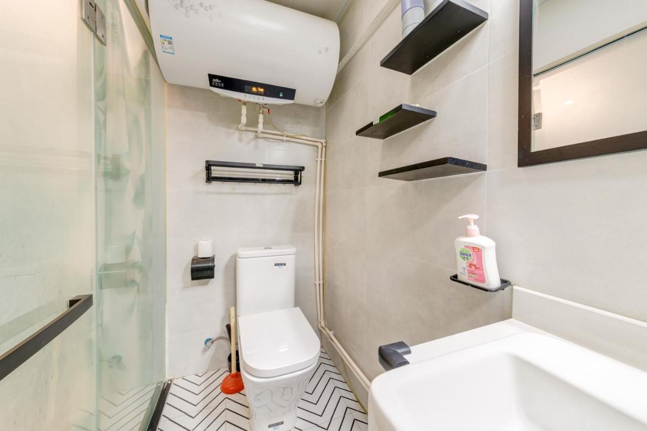 Family & Friends Designer Suites -Near Xi'an Drum Tower and Yongning Gate -Free Laundry Luggage Storage -Freshly Ground Coffee -24H Front Desk -We speak English! - B&B Xi'an