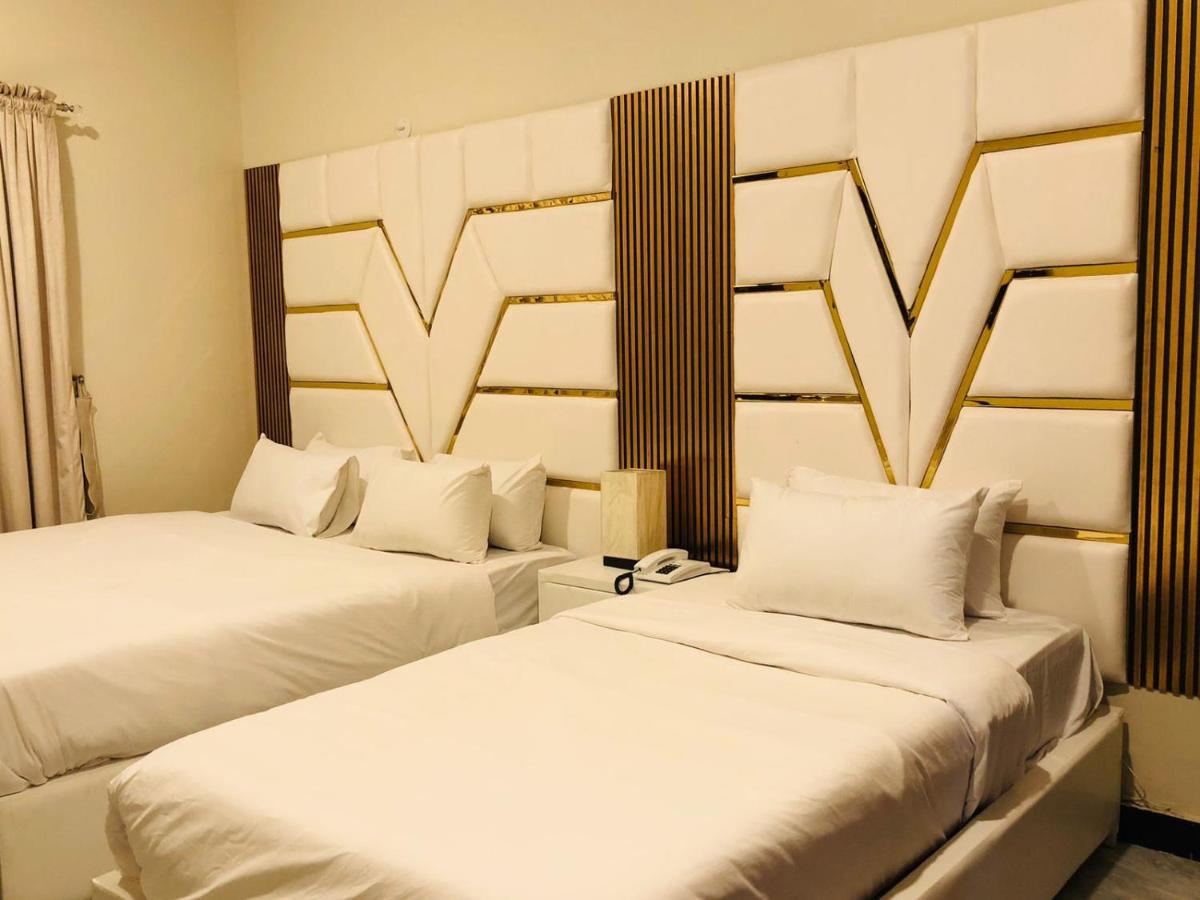 Luxury Triple Room