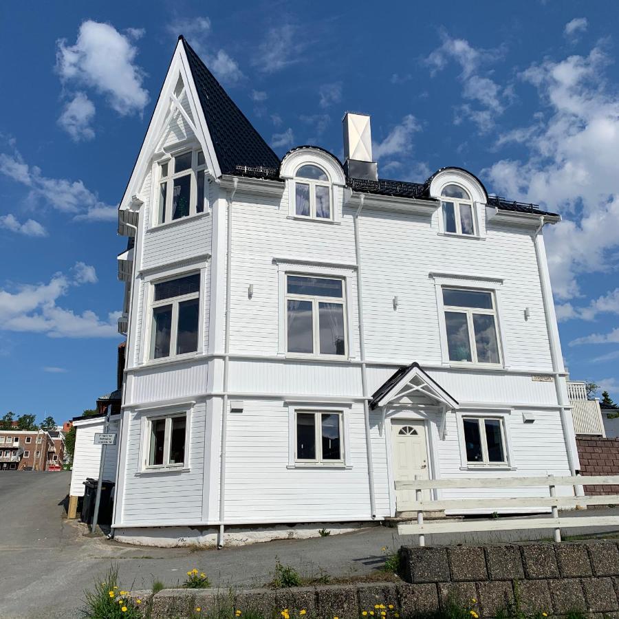Enter Tromsø Ultimate Luxury - Jacuzzi & Sauna - B&B