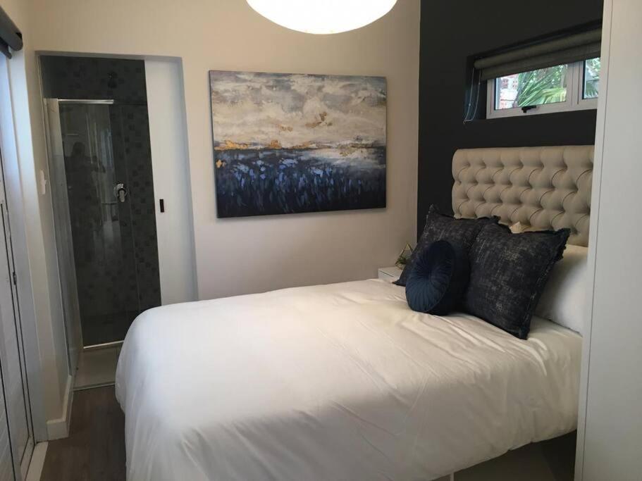 B&B Kaapstad - Lovely studio apartment in Pinelands, Cape Town - Bed and Breakfast Kaapstad