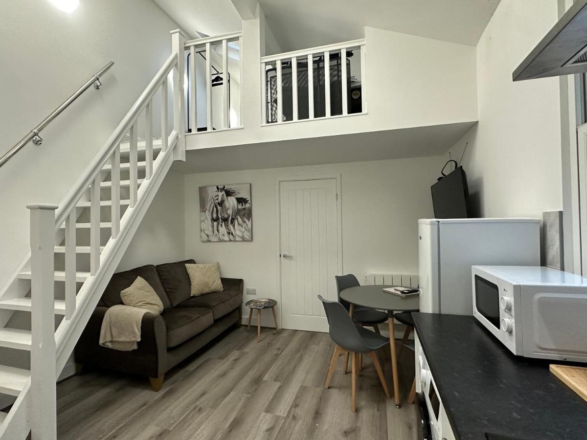 B&B Colwyn Bay - Newly refurbished Studio flat Colwyn Bay - Bed and Breakfast Colwyn Bay